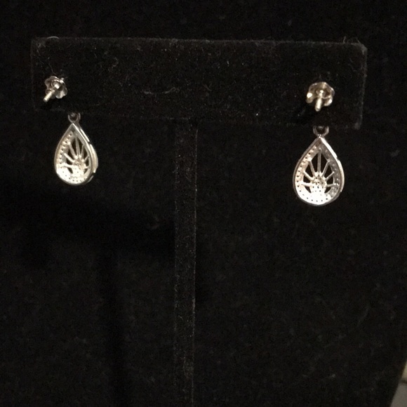 Earrings - 10k WG - Blue and White Diamond - Picture 4 of 9